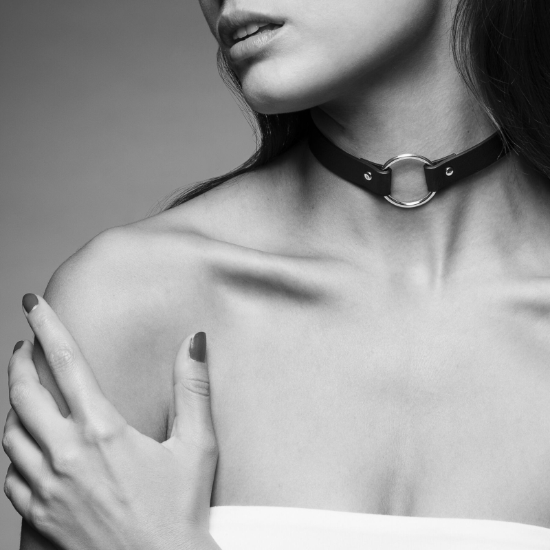 Чокер з екошкіри Bijoux Indiscrets Maze – Single Choker Чорний колір