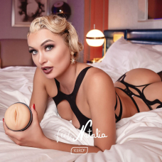 Мастурбатор Вагіна зі зліпка порнозірки Natalia Starr – Kiiroo Feel