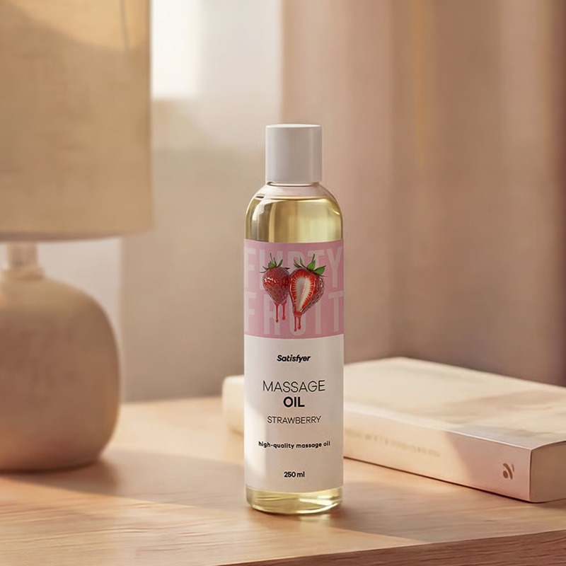 Масажна олія з ароматом полуниці – Satisfyer Massage Oil Strawberry, 250 мл