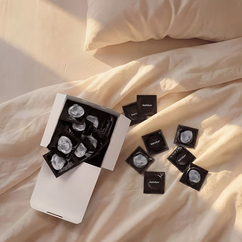 Набір презервативів – Satisfyer Premium Condoms XL, ширина 60 мм, 100 шт.