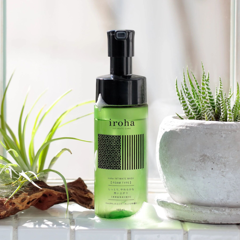 Піна для інтимного догляду з бергамотом і гірким апельсином – Iroha Intimate Wash Foam Type Bergamot and Bitter Orange, 150 мл