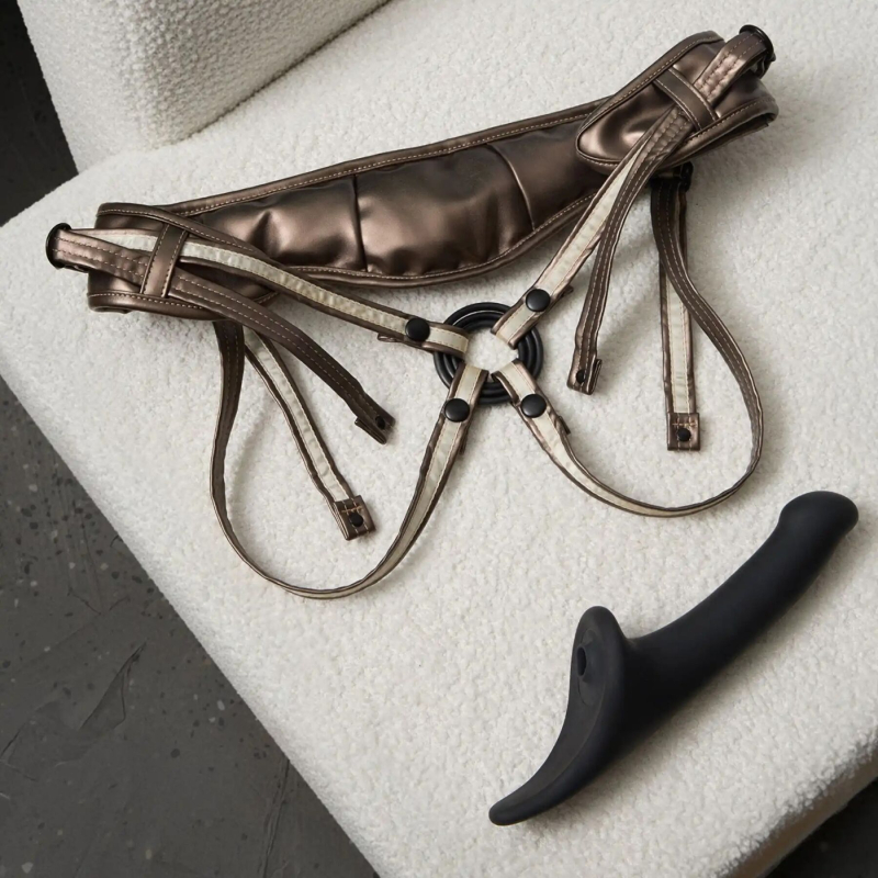 Трусики-харнес для страпона из экокожи – Strap-On-Me DESIROUS Leatherette Harness, обновленный дизайн