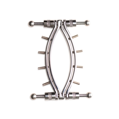 Зажим для вагины Master Series: Spread 'Em Poker Vagina Clamp with Adjustable Pressure Screws, ши