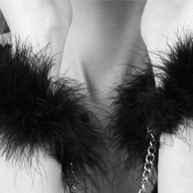 Пухнасті наручники Bijoux Indiscrets Za za zu – feahter handcuffs, пір'яні, подарункова упаковка
