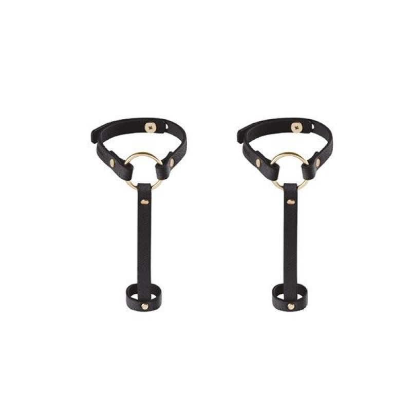 Пара браслетів на зап'ясті і палець Bijoux Indiscrets MAZE Hand Bracelet Harness Чорний колір, екошкіра