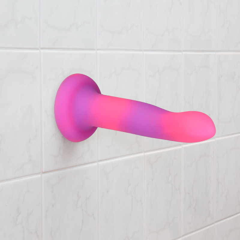 Фалоімітатор ADDICTION Rave Glow in the Dark Dildo Pink Purple, світиться у темряві, довжина 20.3 см
