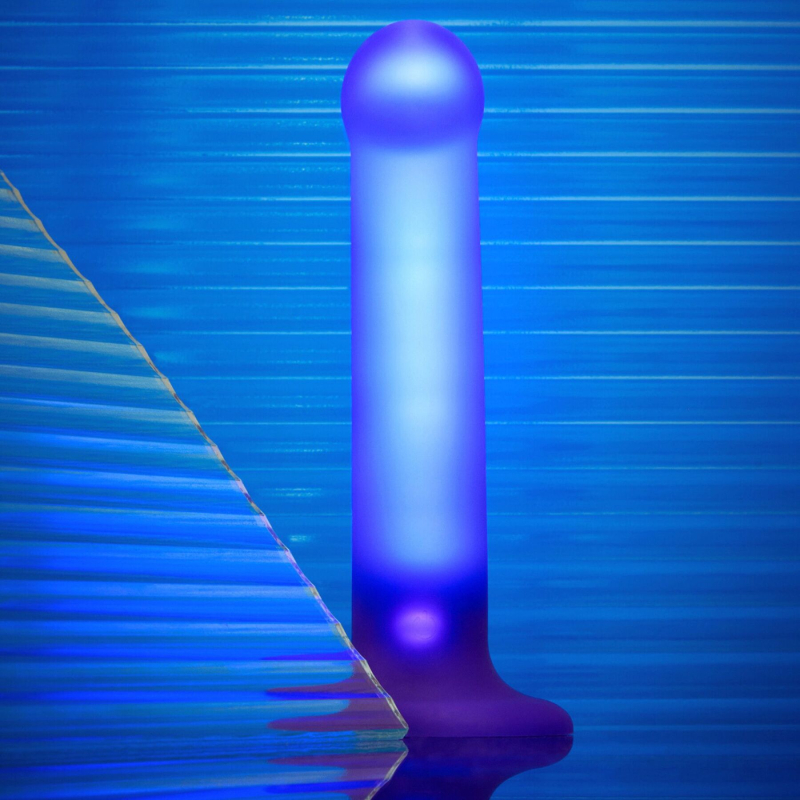Дилдо Strap-On-Me Glow-LED Purple M – світиться, фіолетовий, 18 см